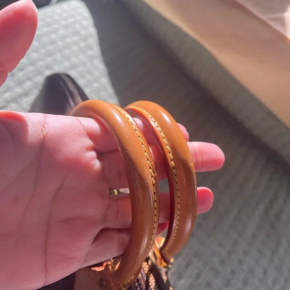 Louis Vuitton Monogram Alma PM - Picture 12 of 16